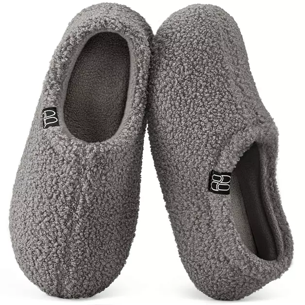 HomeTop Women's Fuzzy Curly Fur Loafer Slippers, Grey 5-6 US